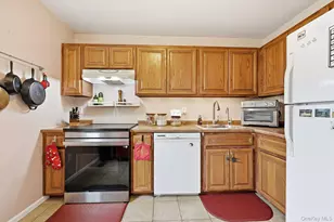 405 Briarwood Ct, New Paltz, NY 12561 - Photo 9