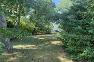 187 Thomas Powell Blvd, Farmingdale, NY 11735 - Photo 5