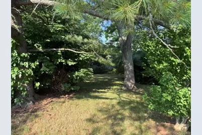 187 Thomas Powell Boulevard, Farmingdale, NY 11735 - Photo 3