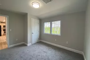 10 The Pl, Glen Cove, NY 11542 - Photo 9
