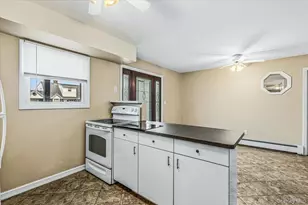 63 Kingfisher Rd, Levittown, NY 11756 - Photo 7
