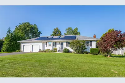 124 Donna Drive, Calverton, NY 11933 - Photo 7