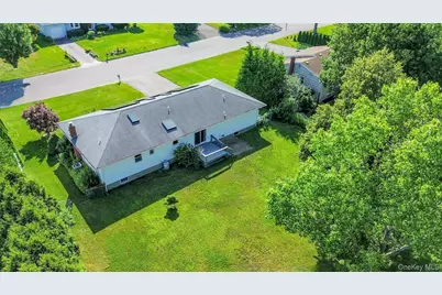 124 Donna Drive, Calverton, NY 11933 - Photo 41