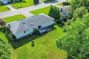 124 Donna Dr, Calverton, NY 11933 - Photo 41