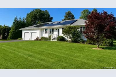 124 Donna Drive, Calverton, NY 11933 - Photo 3
