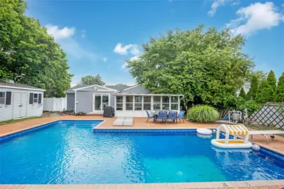 382 Greenbelt Parkway, Holtsville, NY 11742 - Photo 19