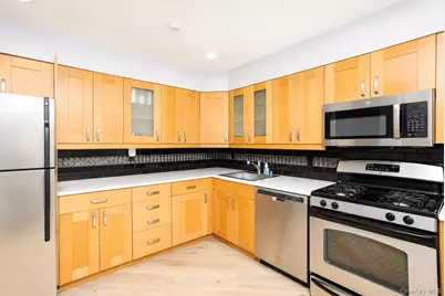 15 Eucalyptus Court #15, Selden, NY 11784 - Photo 3