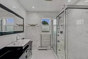 34 Duke Dr, Manhasset Hills, NY 11040 - Photo 31