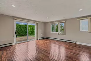 34 Duke Dr, Manhasset Hills, NY 11040 - Photo 15