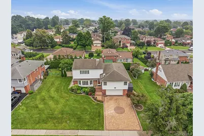 34 Duke Drive, Manhasset Hills, NY 11040 - Photo 1