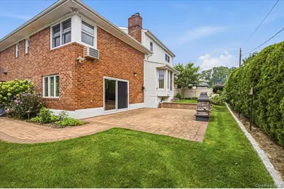 34 Duke Drive, Manhasset Hills, NY 11040 - Photo 37