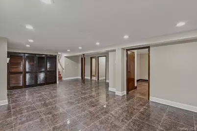 34 Duke Drive, Manhasset Hills, NY 11040 - Photo 19