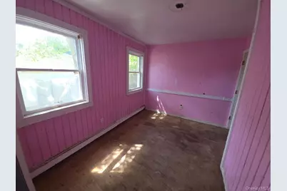 34 Thorburn Avenue, Patchogue, NY 11772 - Photo 15