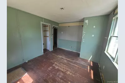 34 Thorburn Avenue, Patchogue, NY 11772 - Photo 13