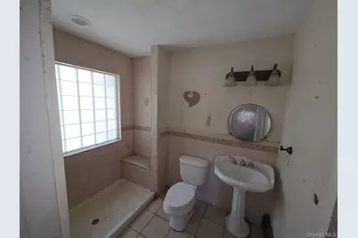 34 Thorburn Avenue, Patchogue, NY 11772 - Photo 19