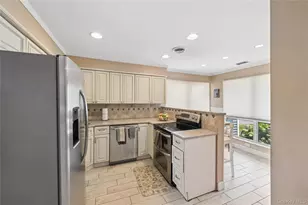 100 Baker Ct, Island Park, NY 11558 - Photo 3