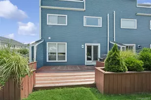 100 Baker Ct, Island Park, NY 11558 - Photo 19