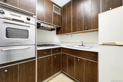 111-20 73rd Avenue #10J, Forest Hills, NY 11375 - Photo 9