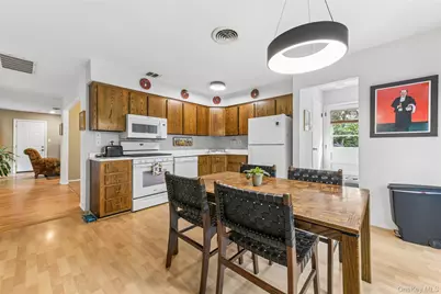 14 Mont Avenue, Dix Hills, NY 11746 - Photo 19