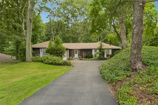 14 Mont Ave, Dix Hills, NY 11746 - Photo 5