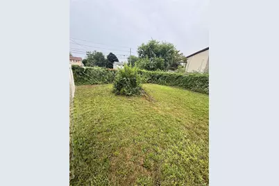411 Mayflower Avenue, Brentwood, NY 11717 - Photo 5
