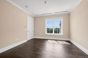 3000 Royal Ct, North Hills, NY 11040 - Photo 11