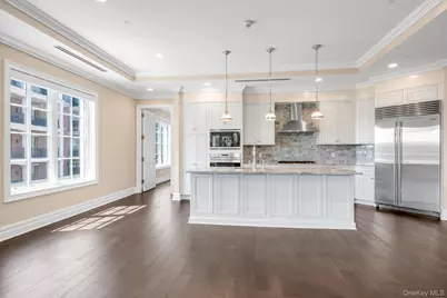 3000 Royal Court #3107, North Hills, NY 11040 - Photo 5