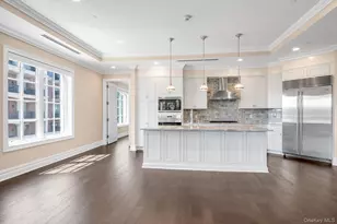3000 Royal Ct, North Hills, NY 11040 - Photo 5