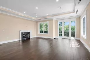 3000 Royal Ct, North Hills, NY 11040 - Photo 3