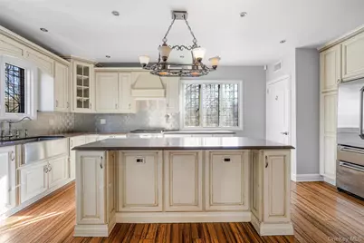 22 Verdun Avenue, New Rochelle, NY 10804 - Photo 11