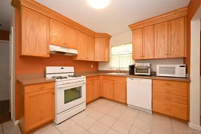 76-04 252nd Street, Bellerose, NY 11426 - Photo 5