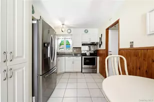 382 Hawkins Rd, Centereach, NY 11720 - Photo 11