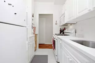 290 Collins Ave, Mount Vernon, NY 10552 - Photo 9