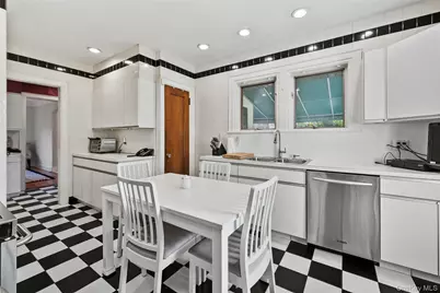 44 Fenimore Road, New Rochelle, NY 10804 - Photo 15