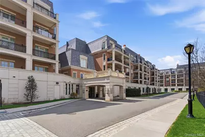 3000 Royal Court #3107, North Hills, NY 11040 - Photo 3