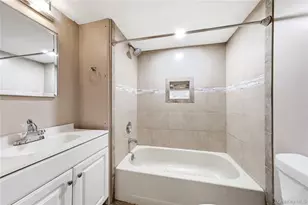 115 Argyle Ave, Selden, NY 11784 - Photo 23