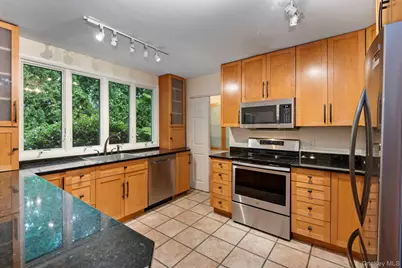 75 Cove Road, Huntington, NY 11743 - Photo 11