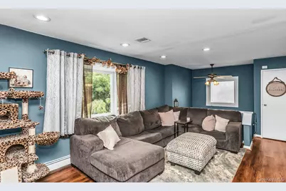 102 Willett Avenue, Sayville, NY 11782 - Photo 5