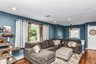 102 Willett Ave, Sayville, NY 11782 - Photo 5