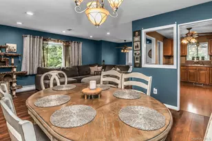 102 Willett Ave, Sayville, NY 11782 - Photo 7