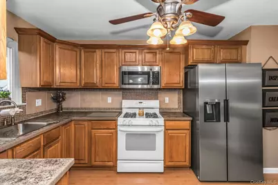 102 Willett Avenue, Sayville, NY 11782 - Photo 9