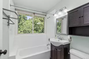 1 Wyndover Woods Ln, White Plains, NY 10603 - Photo 9