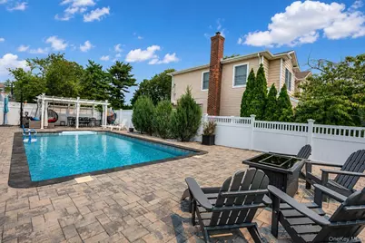 9 Florgate Road, Farmingdale, NY 11735 - Photo 5
