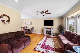 9 Florgate Rd, Farmingdale, NY 11735 - Photo 11