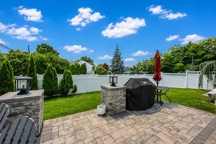 9 Florgate Rd, Farmingdale, NY 11735 - Photo 7
