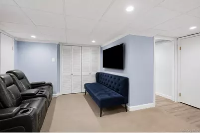 9 Florgate Road, Farmingdale, NY 11735 - Photo 25