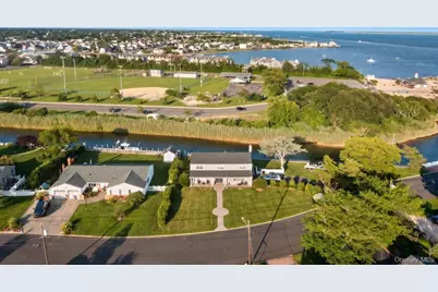 336 Grand Central Avenue, Amityville, NY 11701 - Photo 3