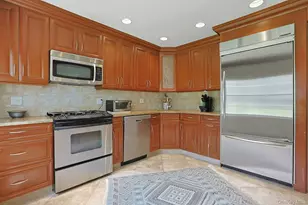 4101 Victoria Dr, Mount Kisco, NY 10549 - Photo 11