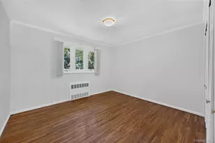 4 Waring Dr, Manhasset, NY 11030 - Photo 21