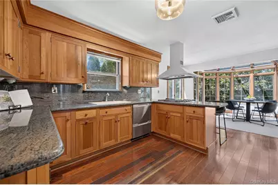 4 Waring Drive, Manhasset, NY 11030 - Photo 17